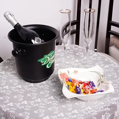 La Maison Di Donna Elena Bed & Breakfast *