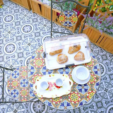 La Maison Di Donna Elena Bed & Breakfast