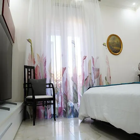 La Maison Di Donna Elena Bed & Breakfast *